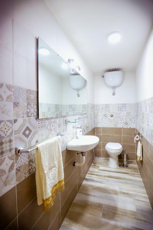 Napoli Centro Casa Annina Close To Toledo St Dış mekan fotoğraf